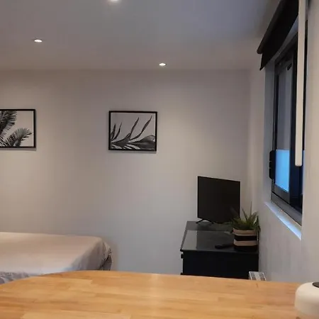 Apartment Avec Jardin Et Stationnement Gratuit A *