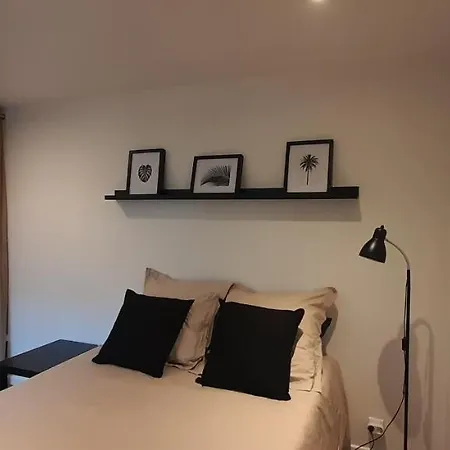 Avec Jardin Et Stationnement Gratuit A Apartment *