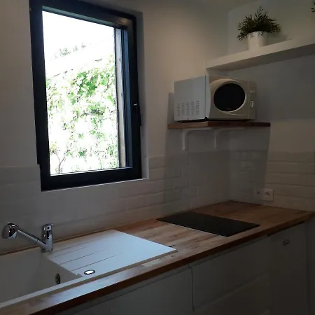 Apartment Avec Jardin Et Stationnement Gratuit A Rouen