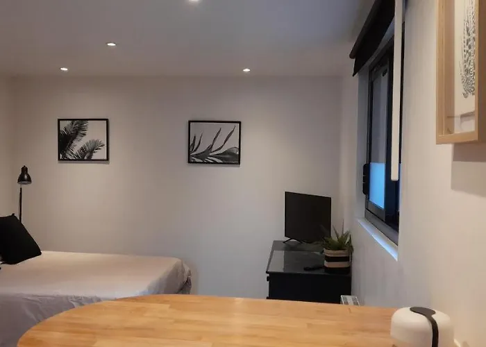 Apartment Avec Jardin Et Stationnement Gratuit A *