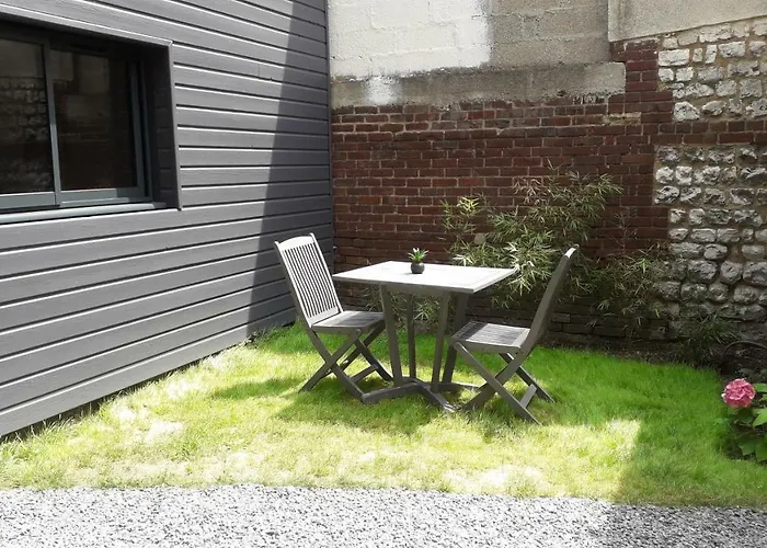 Apartment Avec Jardin Et Stationnement Gratuit A